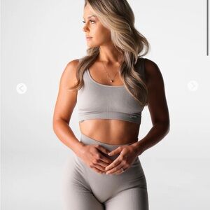 NVGTN Harmony Ribbed Sports Bra in Driftwood